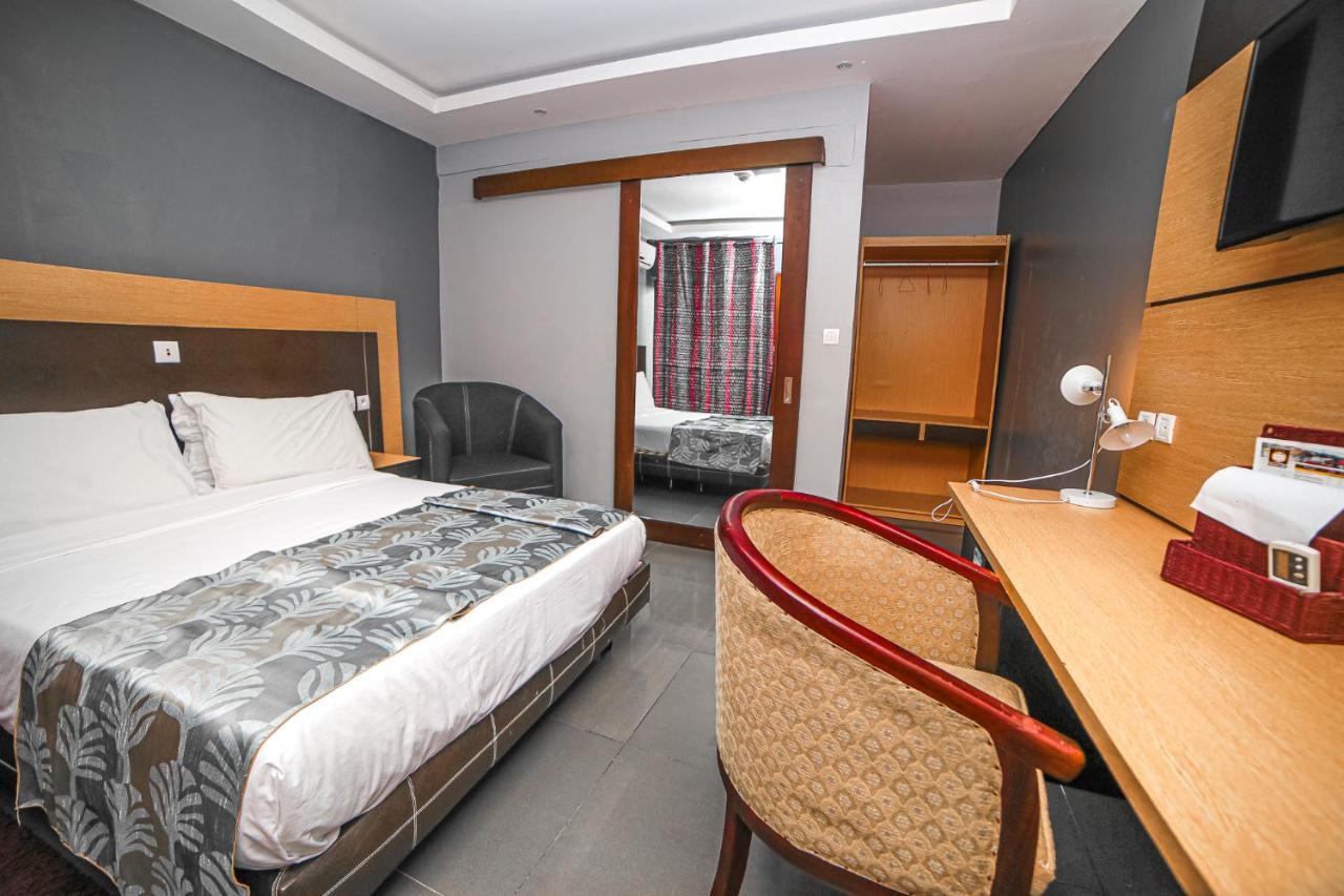 Fini Hotel Bobende يمبي المظهر الخارجي الصورة