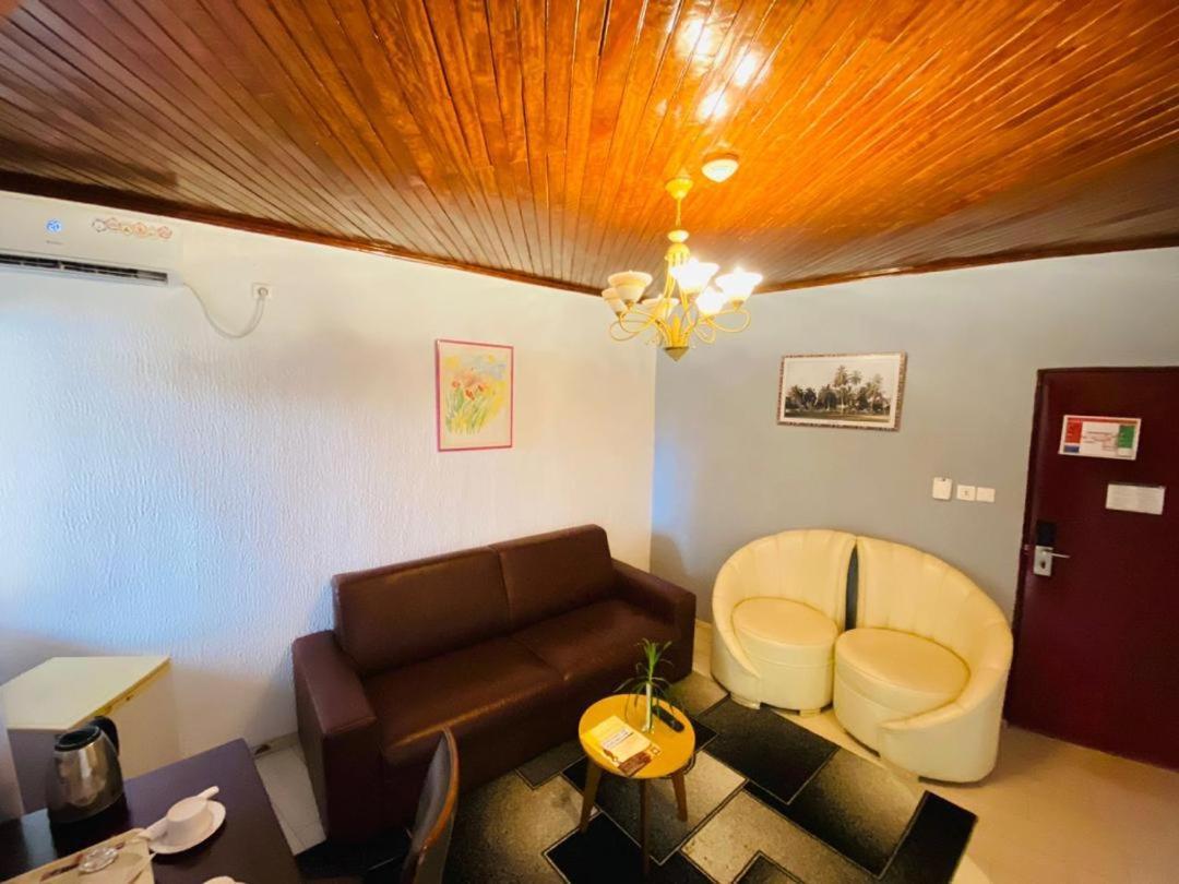 Fini Hotel Bobende يمبي المظهر الخارجي الصورة