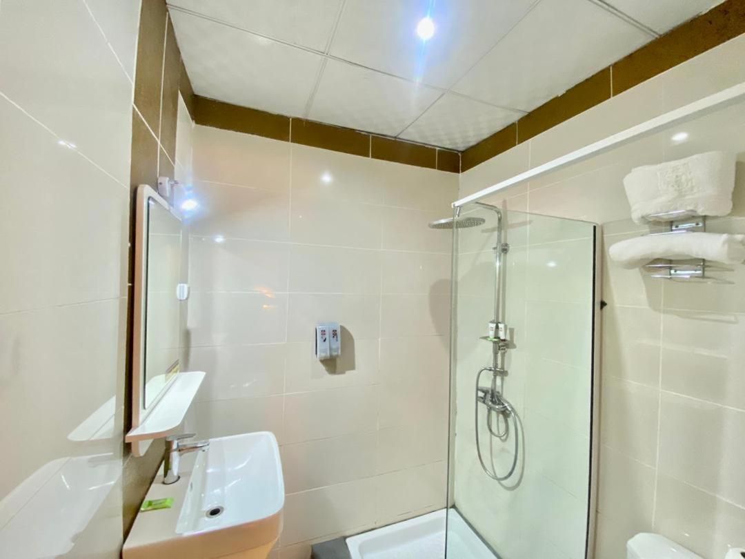 Fini Hotel Bobende يمبي المظهر الخارجي الصورة