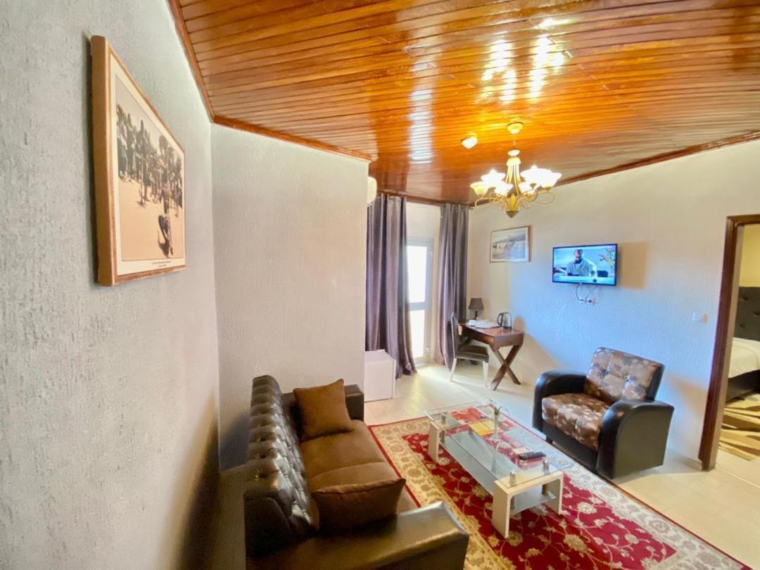 Fini Hotel Bobende يمبي المظهر الخارجي الصورة