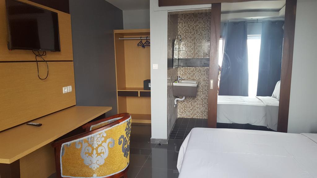 Fini Hotel Bobende يمبي المظهر الخارجي الصورة